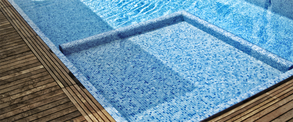 Piscina con revestimiento Ezarri